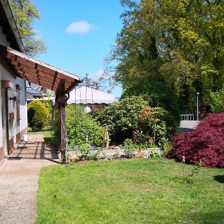 Kuenstler Ferienwohnung 3 Zimmer Kueche Bad Zentrale Lage Wulsbuttel Esterno foto