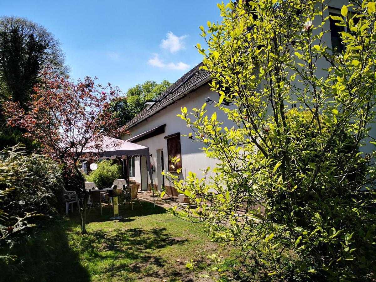 Kuenstler Ferienwohnung 3 Zimmer Kueche Bad Zentrale Lage Wulsbuttel Esterno foto