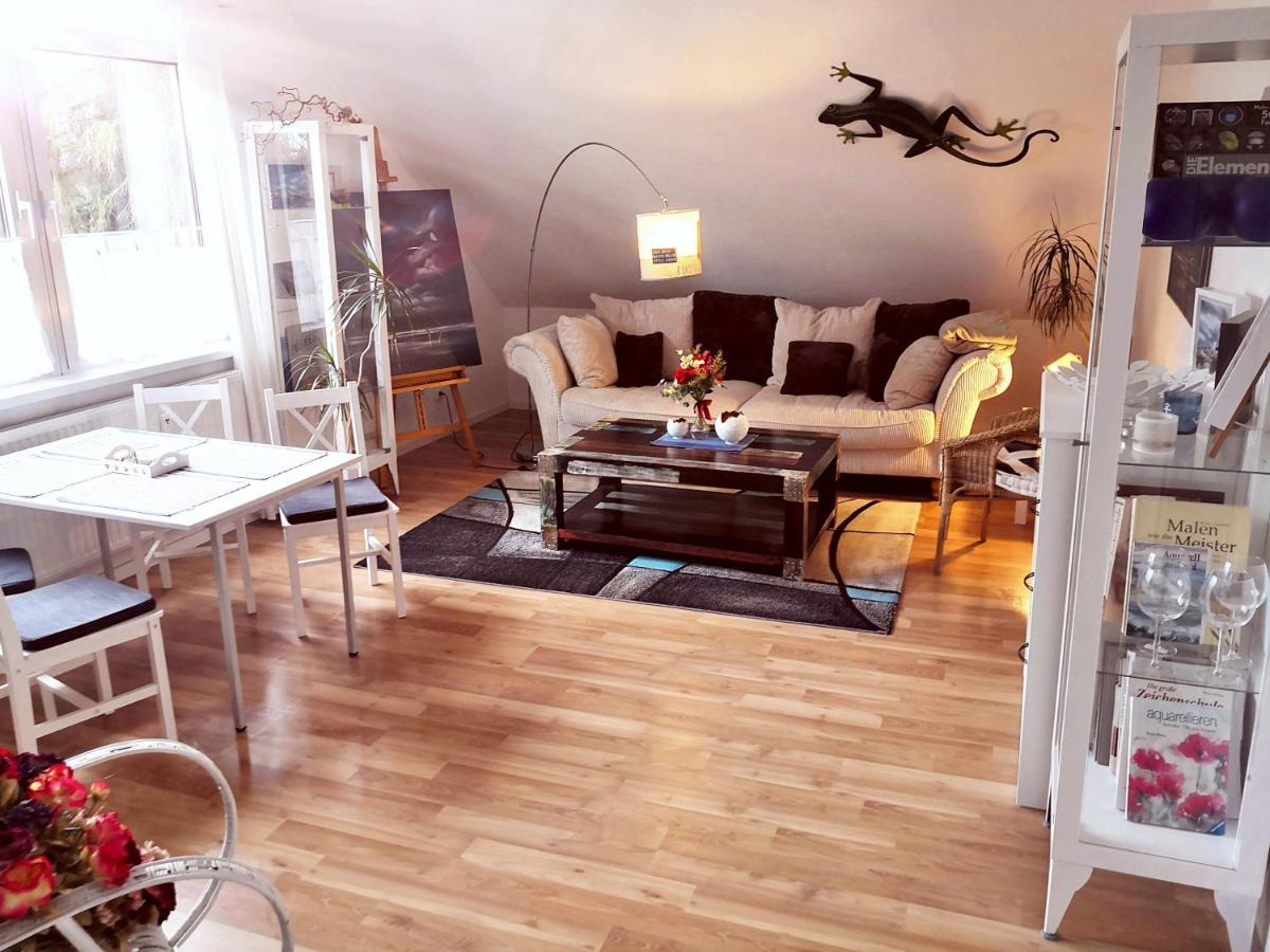 Kuenstler Ferienwohnung 3 Zimmer Kueche Bad Zentrale Lage Wulsbuttel Esterno foto