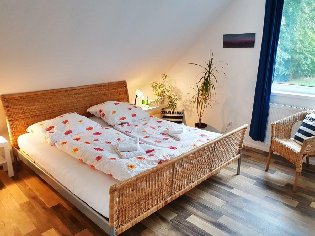 Kuenstler Ferienwohnung 3 Zimmer Kueche Bad Zentrale Lage Wulsbuttel Esterno foto